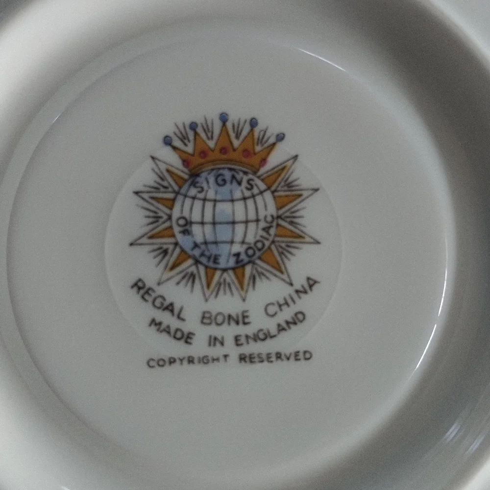 Royal Bone China 